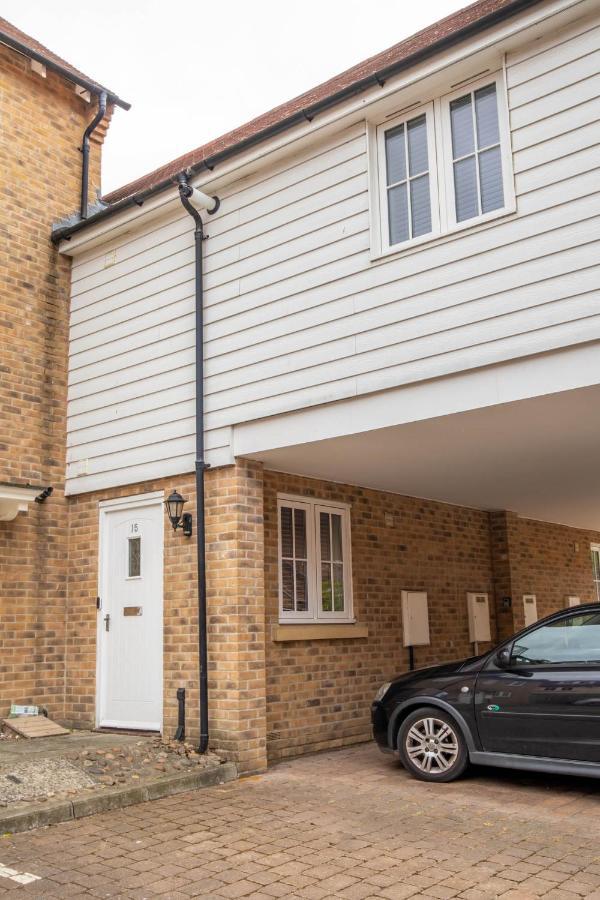 The Chaucer - Modern 3 Bed Home With Parking Close To City Centre カンタベリー エクステリア 写真