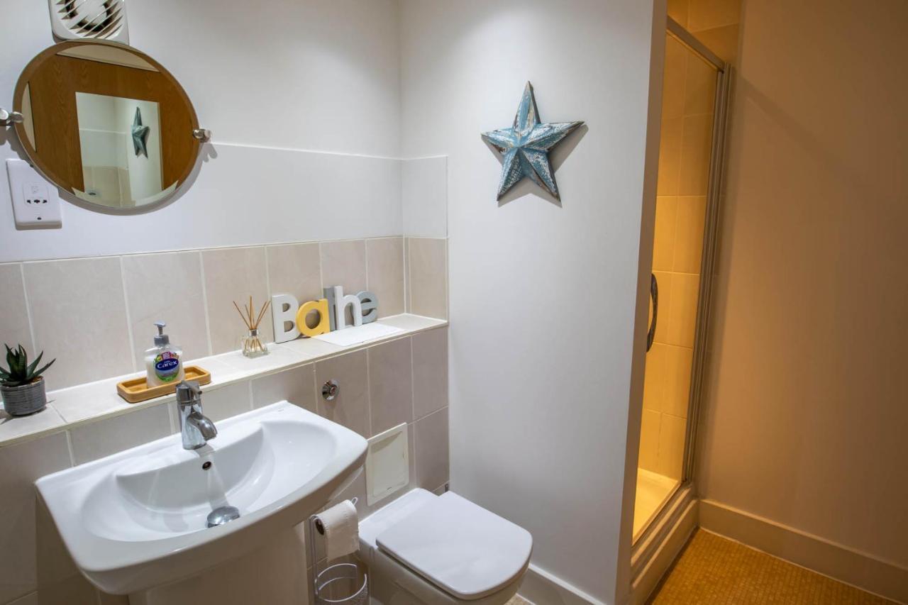 The Chaucer - Modern 3 Bed Home With Parking Close To City Centre カンタベリー エクステリア 写真