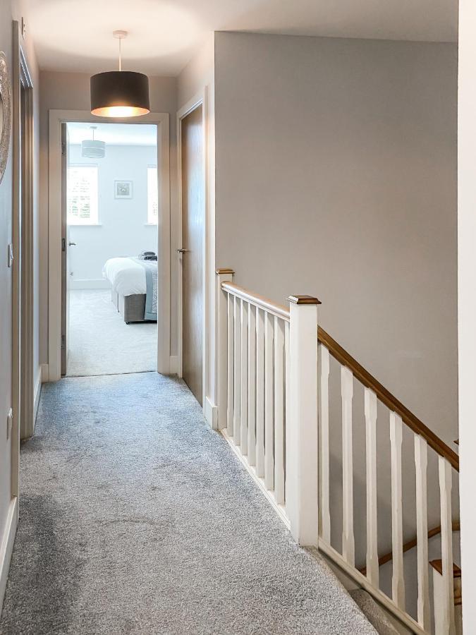 The Chaucer - Modern 3 Bed Home With Parking Close To City Centre カンタベリー エクステリア 写真