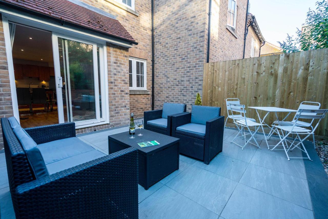 The Chaucer - Modern 3 Bed Home With Parking Close To City Centre カンタベリー エクステリア 写真