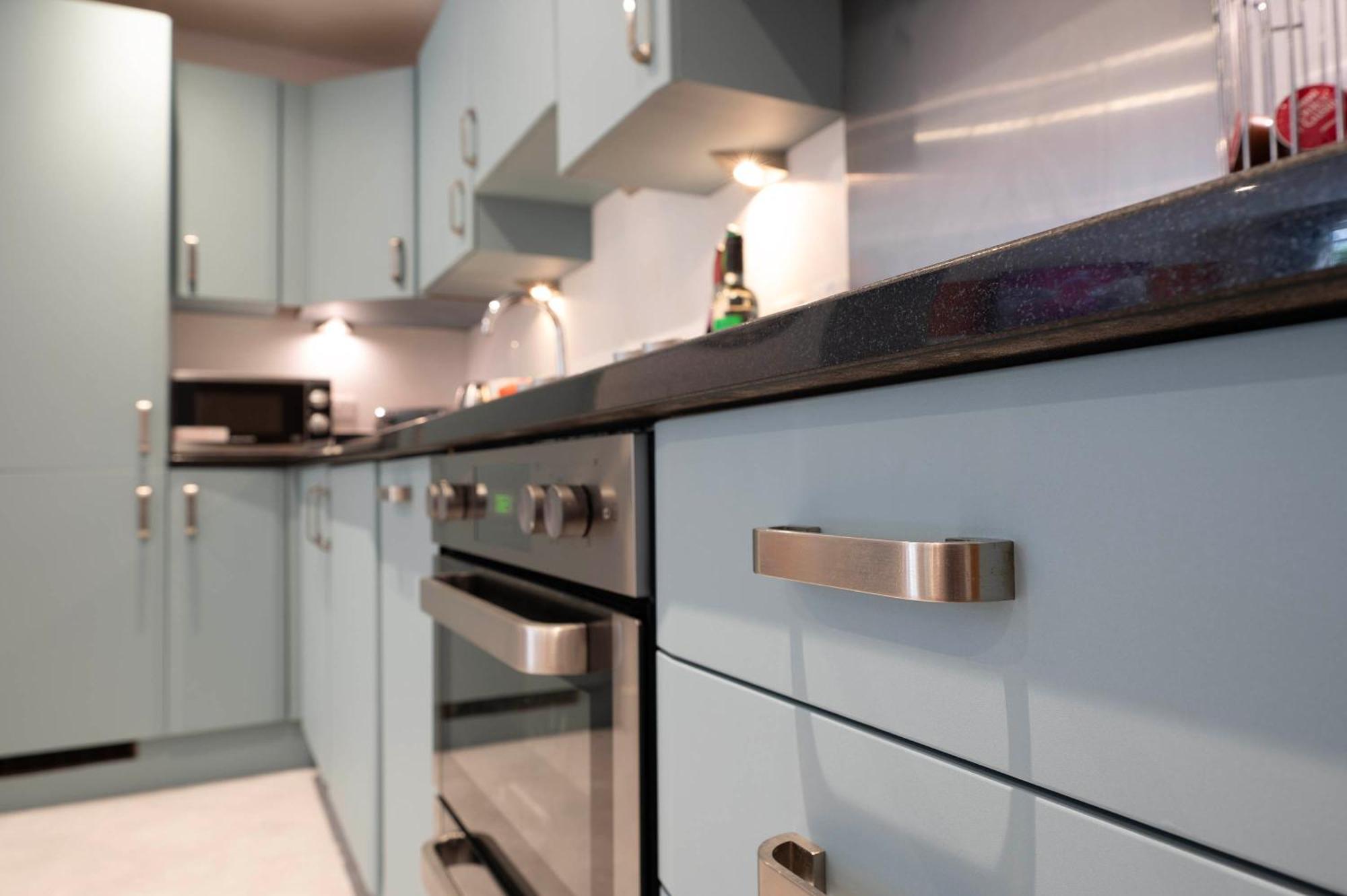 The Chaucer - Modern 3 Bed Home With Parking Close To City Centre カンタベリー エクステリア 写真